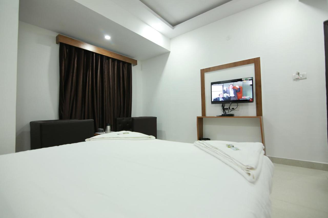Hotel Bg Inn 班加罗尔 外观 照片
